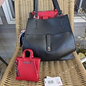 Steve Madden BSource Limited Edition Handbag Satchel Tote DT626170 Black Red Bag